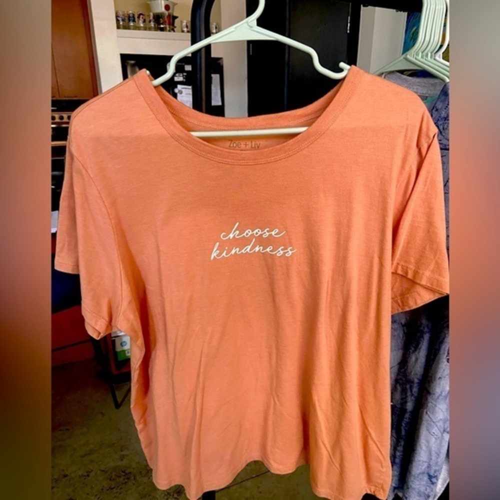 Womens peach/ lt. orange color t shirt Choose Kindness Sz: XXL Zoe + Liv